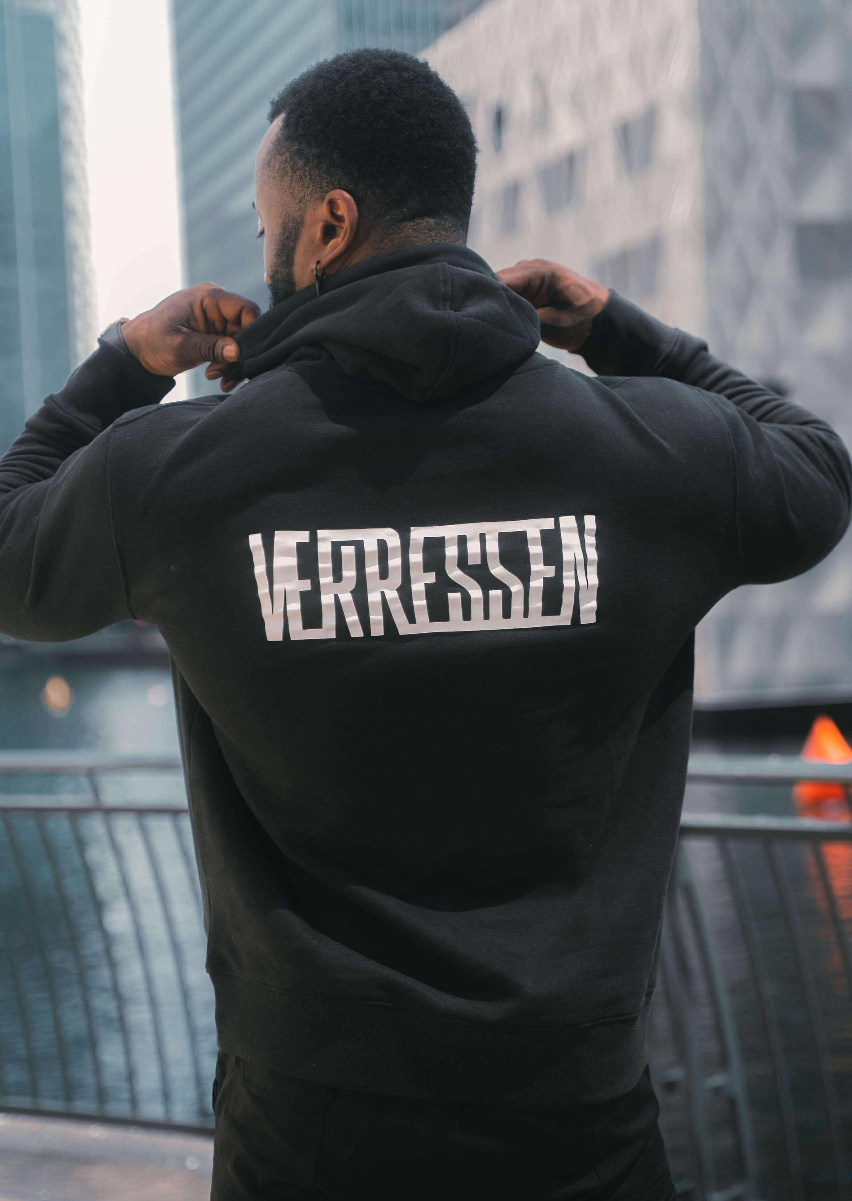 Velocity Hoodie - Black - VERRESSEN